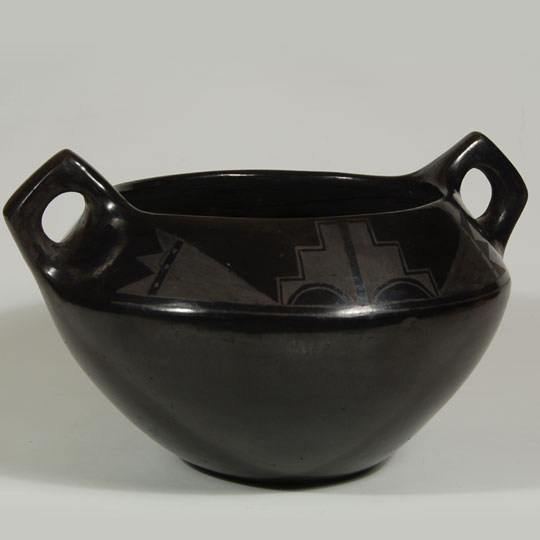 Margaret Tafoya Pottery - C3793A